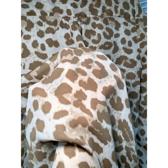 Banana Republic - Cheetah Print Blouse - Size 2 - Picture 7 of 13
